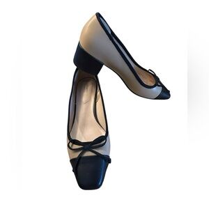 Liz Claiborne Memory Foam Two-Tone Beige & Black Bow-Trim Low Heel Pumps Size 7